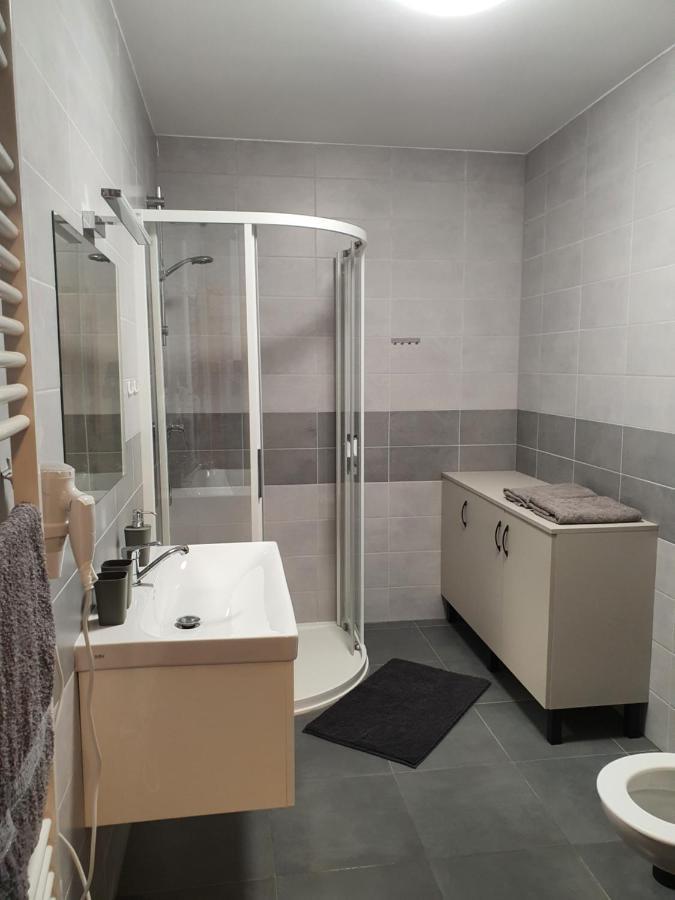 Apartman Ostrov Nad Oslavou *